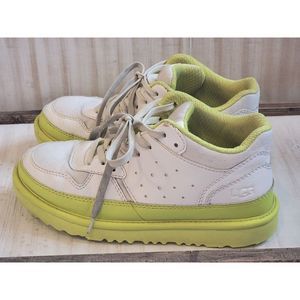 UGG youth Hightop tennis shoes size 3